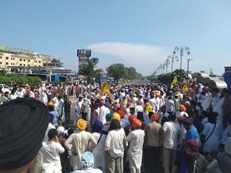 ਹਰਿਆਣਾ ਗੁਰਦੁਆਰਾ ਕਮੇਟੀ ਦੇ ਵਫ਼ਦ ਵੱਲੋਂ ਮੁੱਖ ਮੰਤਰੀ ਨਾਲ ਮੁਲਾਕਾਤ