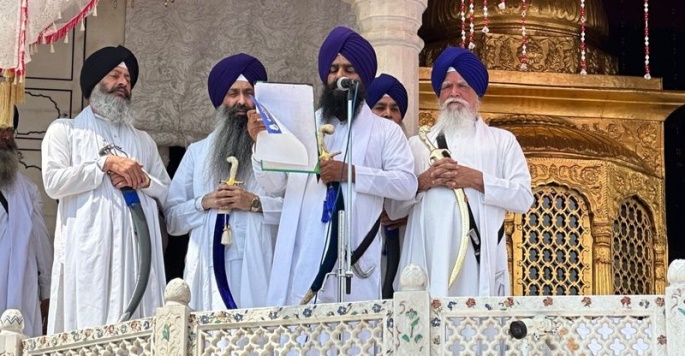ਸ੍ਰੀ ਅਕਾਲ ਤਖ਼ਤ ਸਾਹਿਬ ਨੇ ਅਮਰਜੀਤ ਸਿੰਘ ਚਾਵਲਾ ਤੇ ਗ੍ਰੰਥੀ ਗਿਆਨੀ ਮਲਕੀਤ ਸਿੰਘ ਨੂੰ ਪੰਥ ’ਚੋਂ ਛੇਕਿਆ