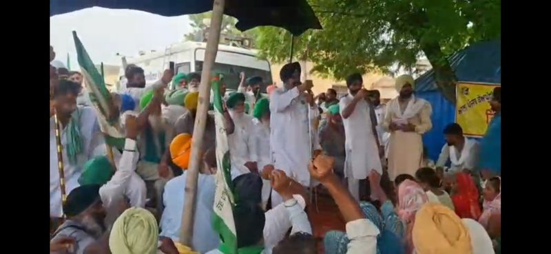 Farmers defer rail, highway blockade for 24 hours as protest outside Punjab Speaker’s residence enters Day 7