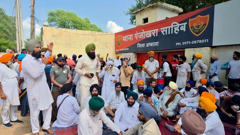 Sikh leaders protest outside Ambala police station, seek arrest of anti-Khalistan front chief Gursimran Mand